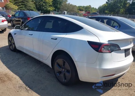 2021 Tesla Model 3 Long Range Dual Motor All-Wheel Drive z USA, uszkodzony, nr VIN 5YJ3E1EB5MF960596